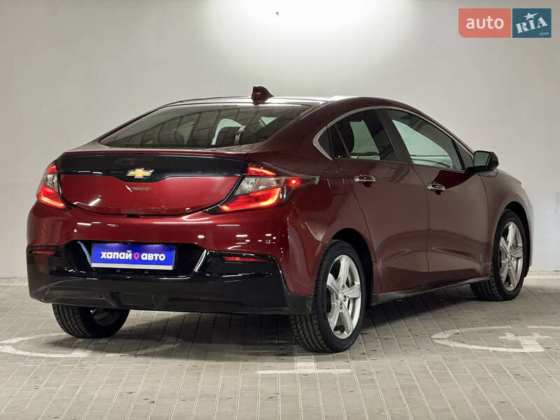 Хэтчбек Chevrolet Volt 2016 в Киеве