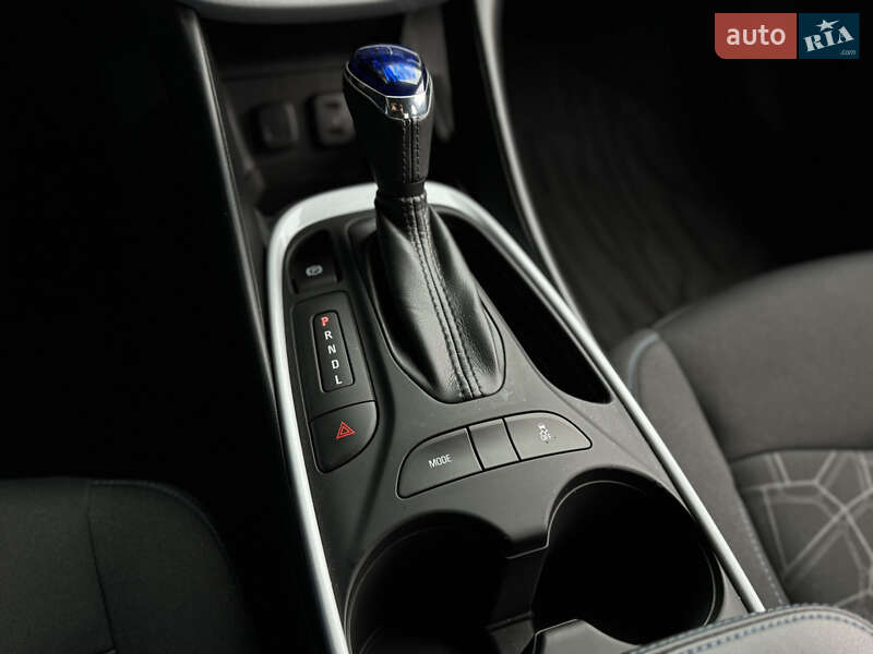 Хэтчбек Chevrolet Volt 2016 в Киеве