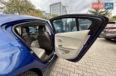 Хэтчбек Chevrolet Volt 2013 в 