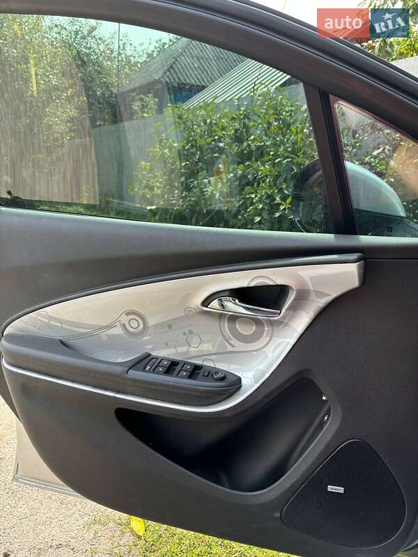 Хэтчбек Chevrolet Volt 2010 в Конотопе