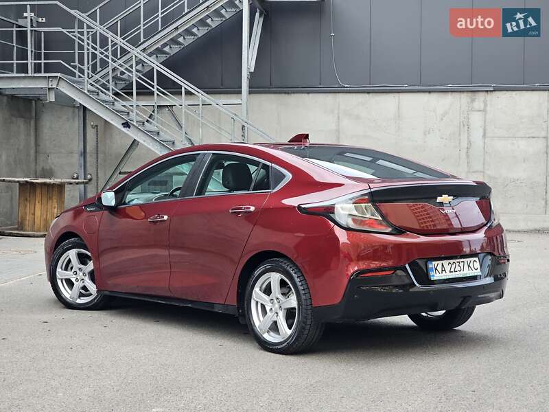 Хэтчбек Chevrolet Volt 2016 в Киеве