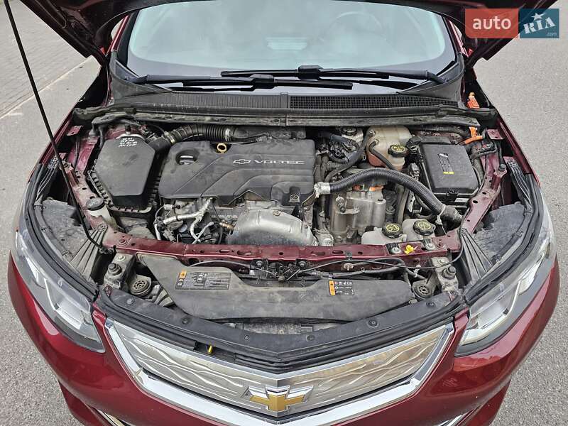 Хэтчбек Chevrolet Volt 2016 в Киеве