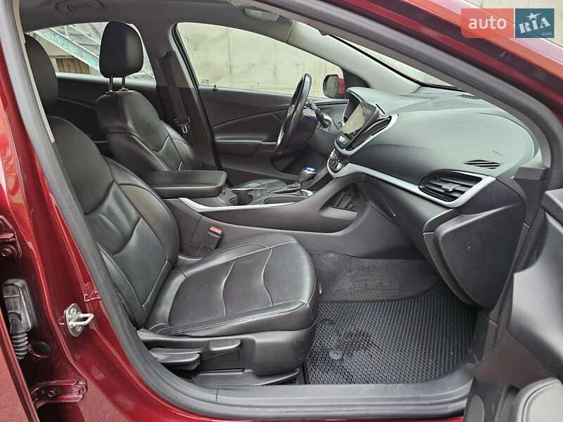 Хэтчбек Chevrolet Volt 2016 в Киеве