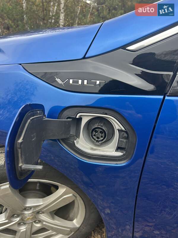 Хэтчбек Chevrolet Volt 2017 в Киеве