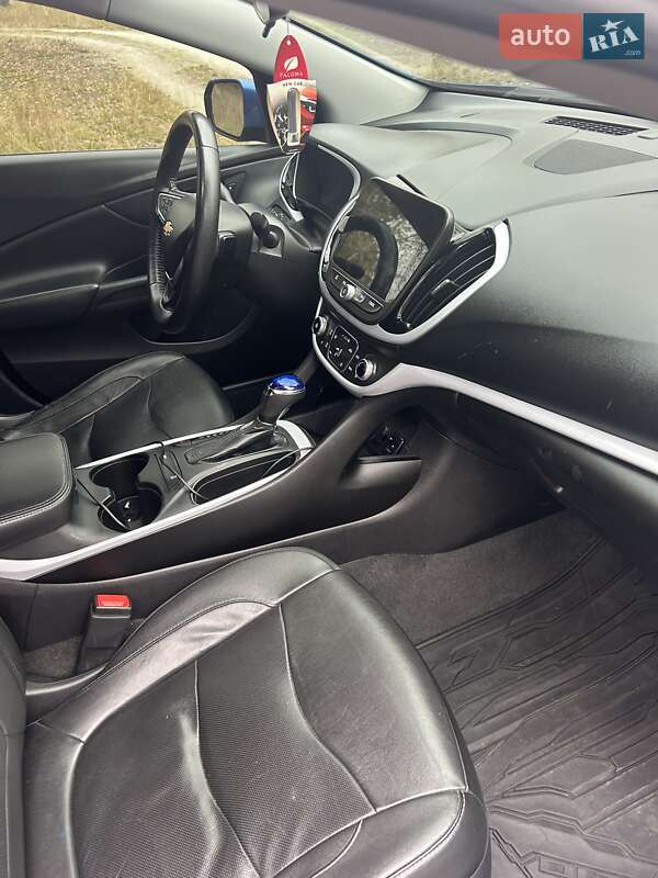 Хэтчбек Chevrolet Volt 2017 в Киеве