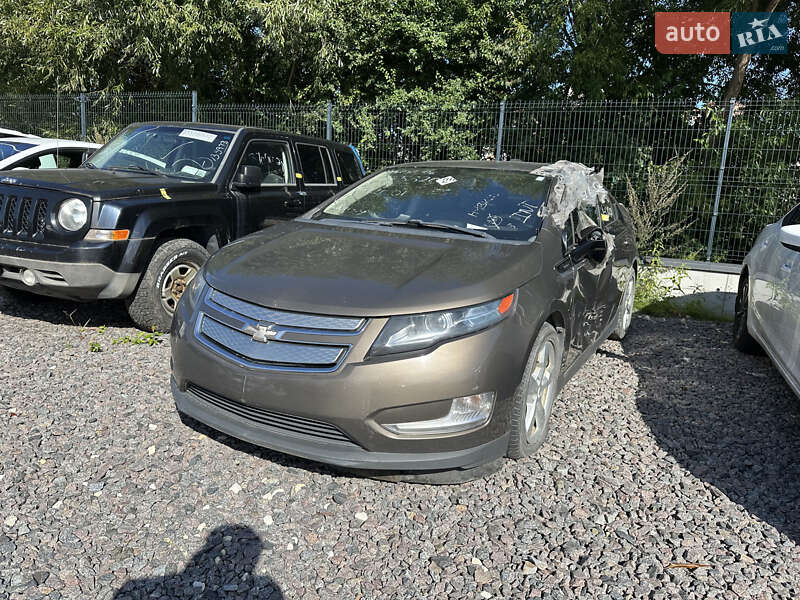 Хэтчбек Chevrolet Volt 2015 в Львове