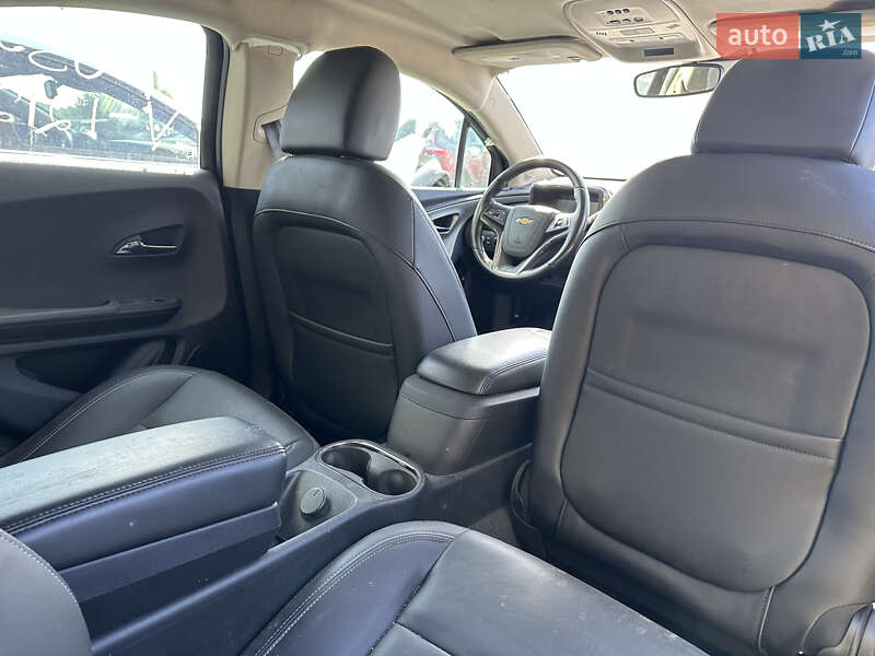 Хэтчбек Chevrolet Volt 2015 в Львове