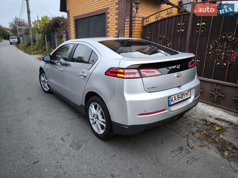 Хэтчбек Chevrolet Volt 2013 в Киеве