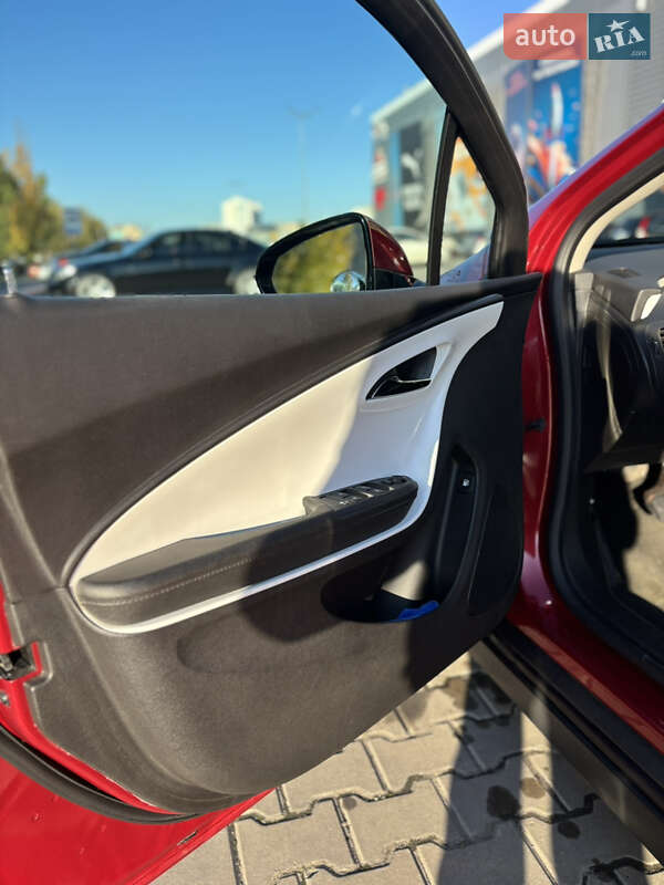 Хэтчбек Chevrolet Volt 2013 в Одессе фото 10 Хэтчбек Chevrolet Volt 2013 в Одессе