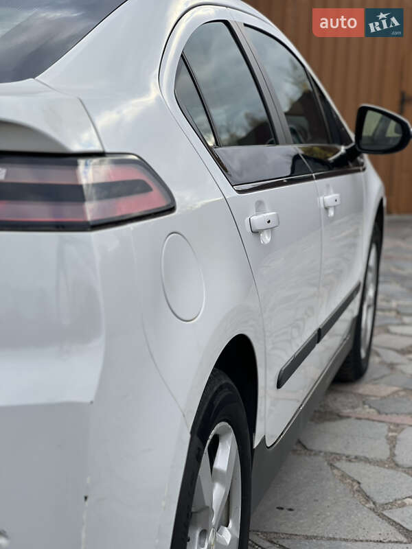 Хэтчбек Chevrolet Volt 2013 в Житомире