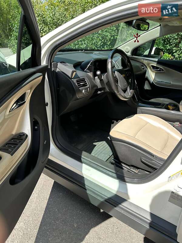Хэтчбек Chevrolet Volt 2012 в Полтаве фото 12 Хэтчбек Chevrolet Volt 2012 в Полтаве
