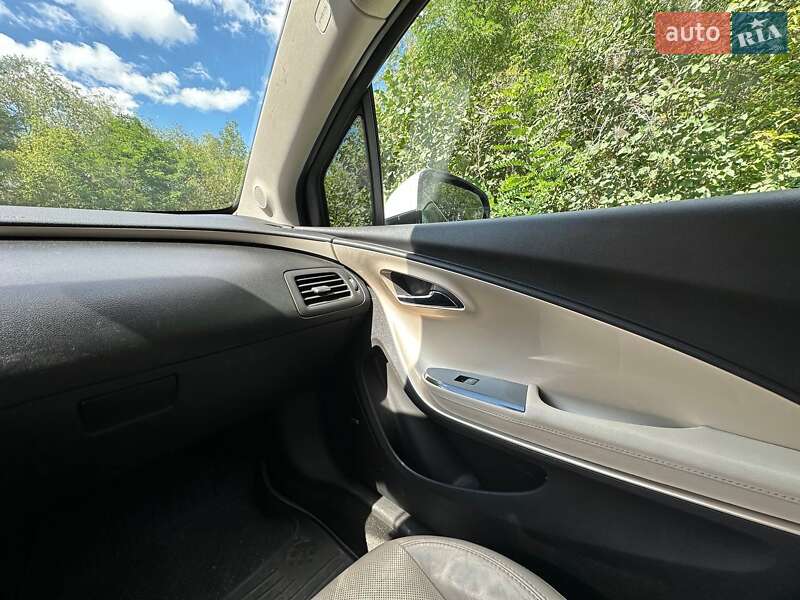 Хэтчбек Chevrolet Volt 2012 в Полтаве фото 15 Хэтчбек Chevrolet Volt 2012 в Полтаве