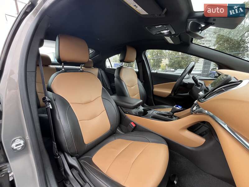 Хэтчбек Chevrolet Volt 2017 в Днепре