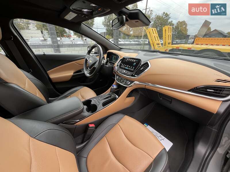 Хэтчбек Chevrolet Volt 2017 в Днепре