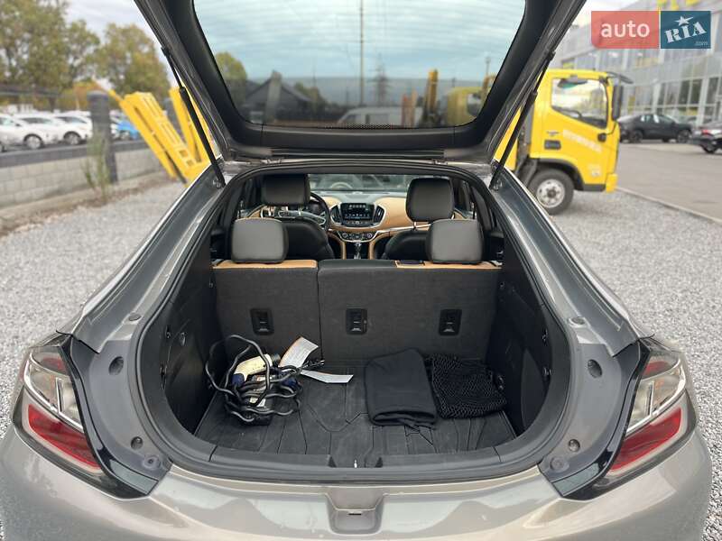Хэтчбек Chevrolet Volt 2017 в Днепре