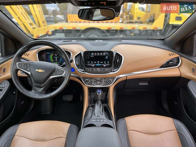 Хэтчбек Chevrolet Volt 2017 в Днепре