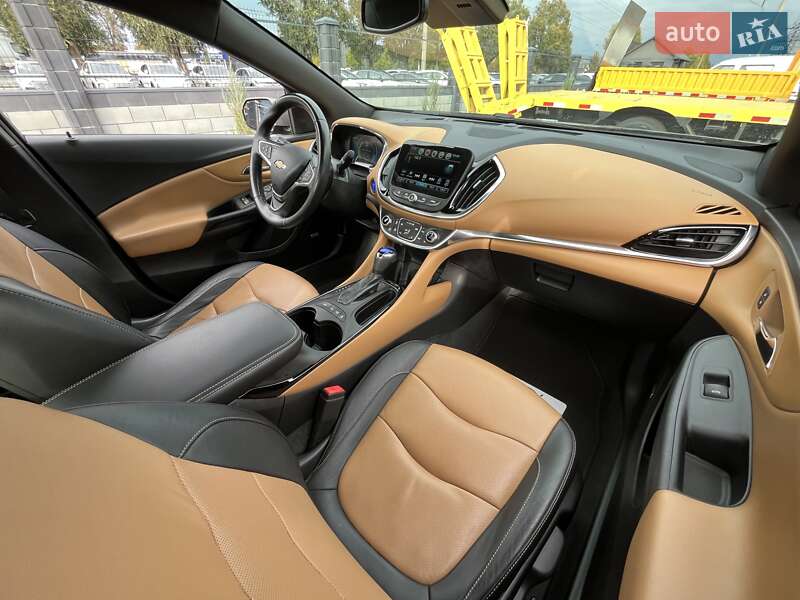 Хэтчбек Chevrolet Volt 2017 в Днепре
