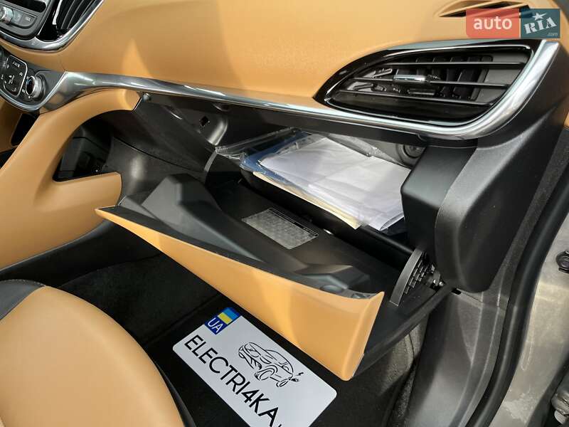 Хэтчбек Chevrolet Volt 2017 в Днепре