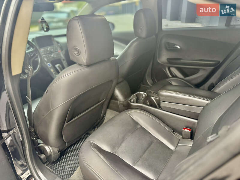 Хэтчбек Chevrolet Volt 2014 в Виннице