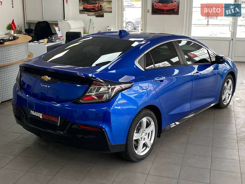 Хэтчбек Chevrolet Volt 2017 в Киеве