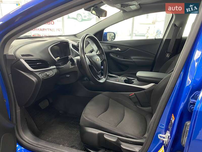 Хэтчбек Chevrolet Volt 2017 в Киеве