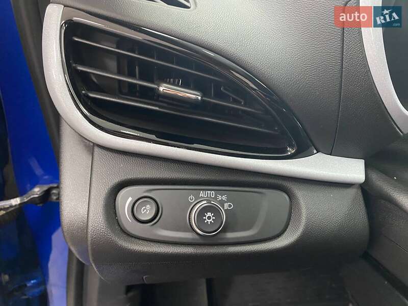 Хэтчбек Chevrolet Volt 2017 в Киеве