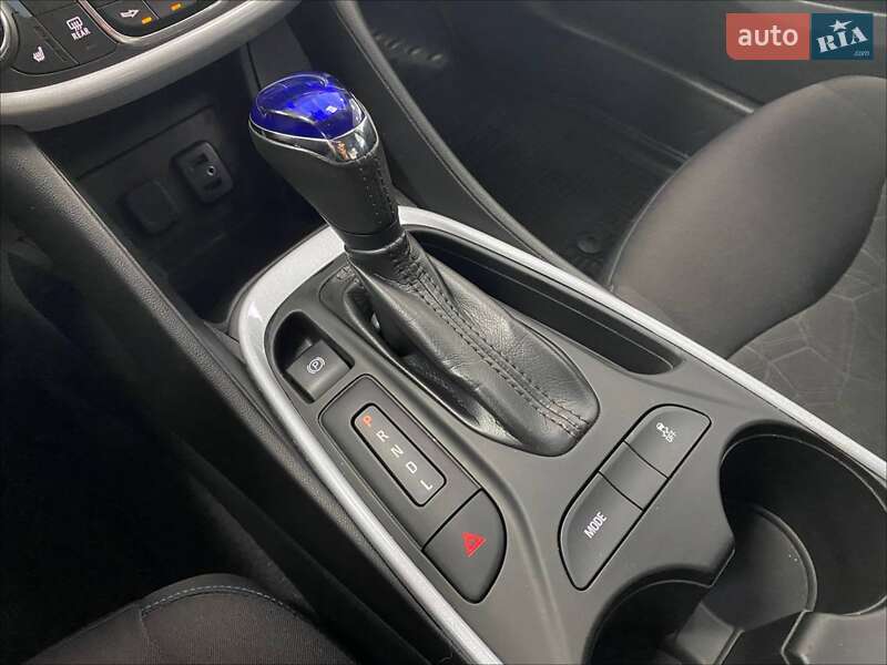 Хэтчбек Chevrolet Volt 2017 в Киеве