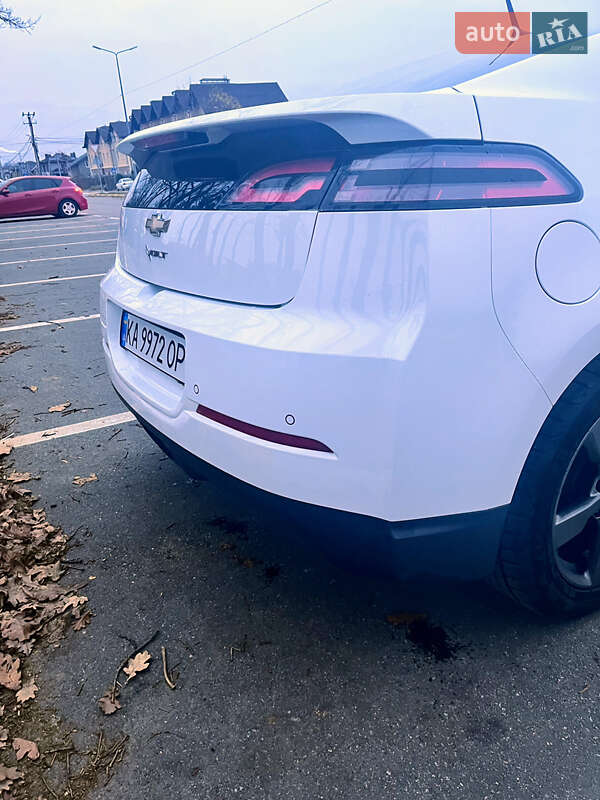 Хэтчбек Chevrolet Volt 2014 в Киеве