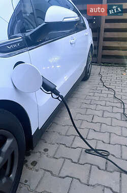 Хэтчбек Chevrolet Volt 2014 в Киеве