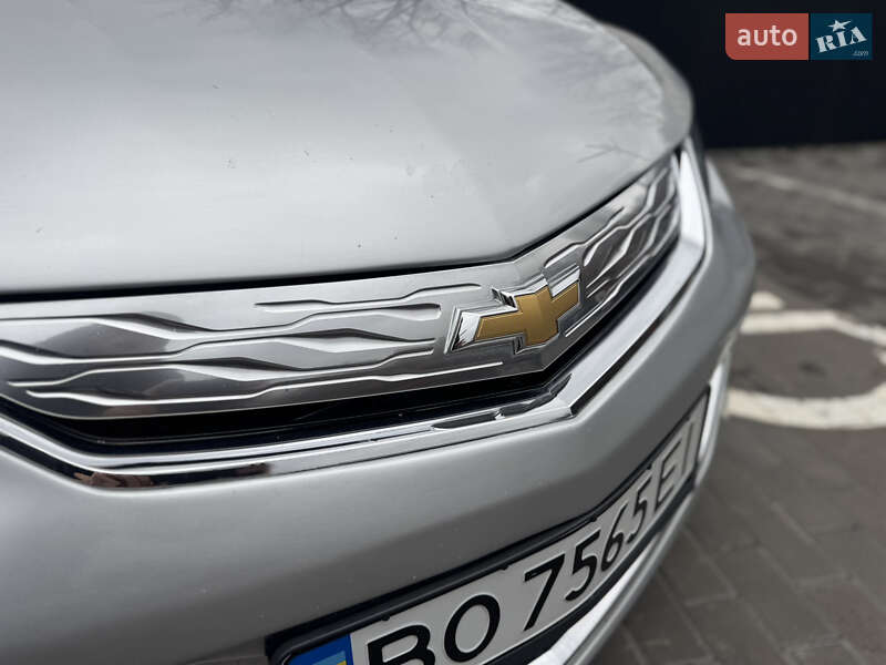 Хетчбек Chevrolet Volt 2016 в Києві