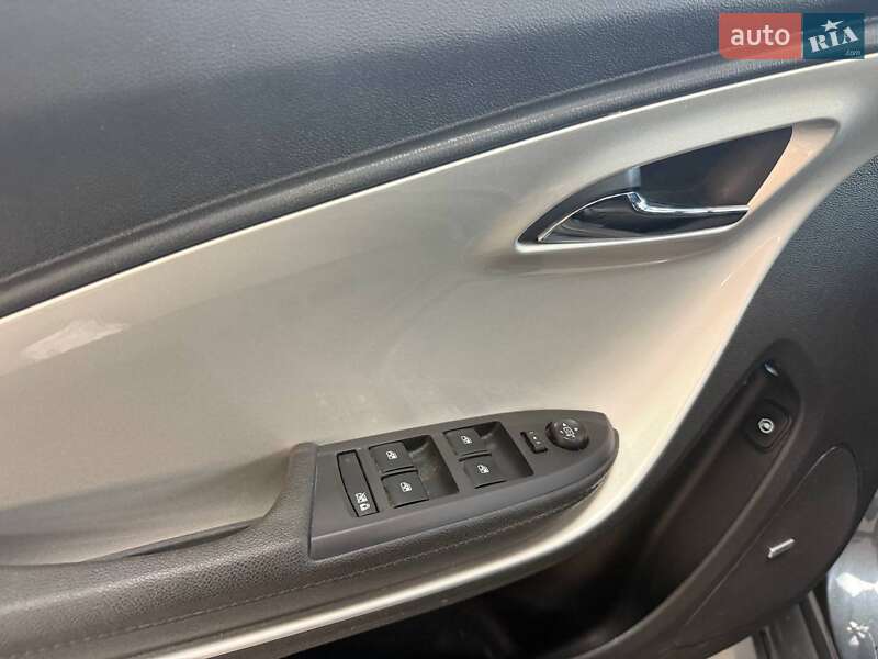 Хэтчбек Chevrolet Volt 2012 в Киеве