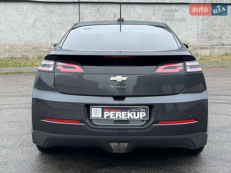 Хэтчбек Chevrolet Volt 2015 в Киеве