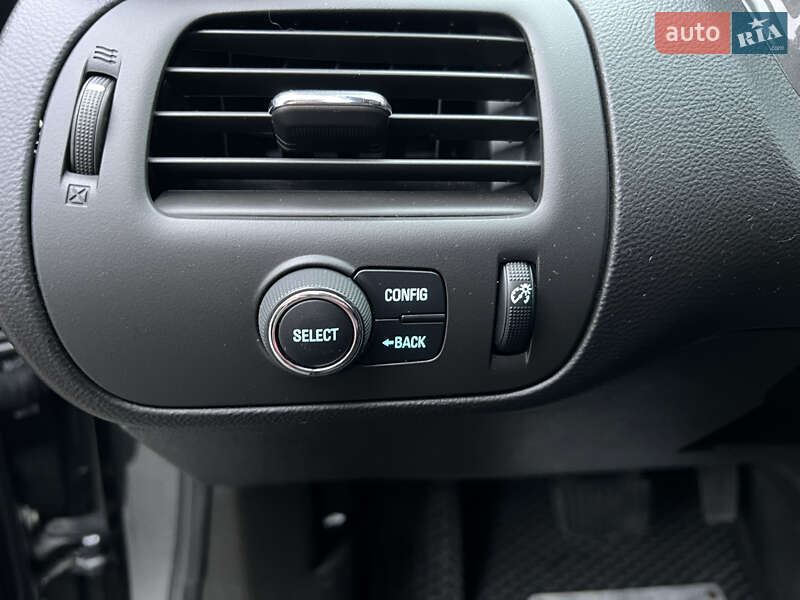 Хэтчбек Chevrolet Volt 2015 в Киеве