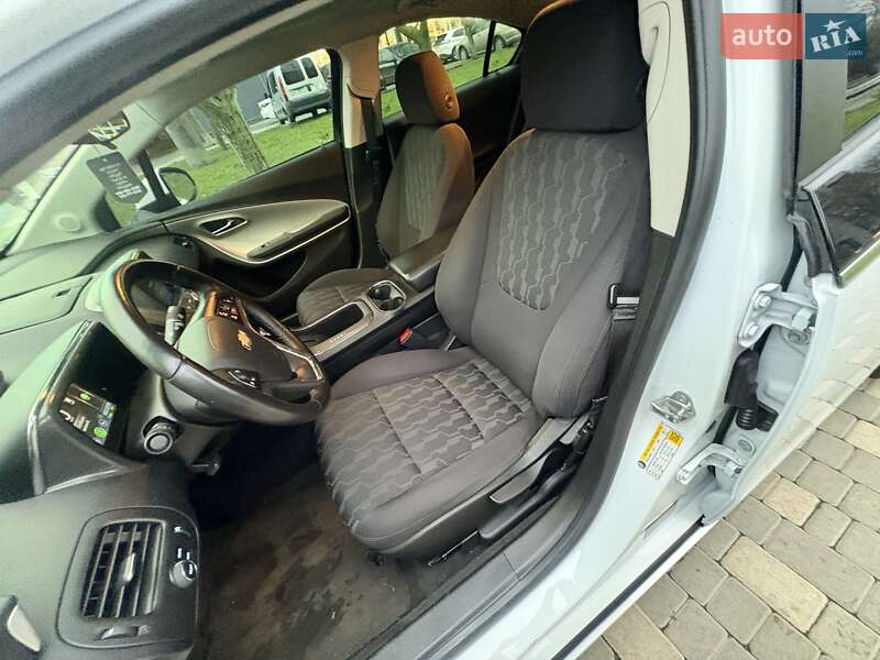 Хэтчбек Chevrolet Volt 2015 в Одессе