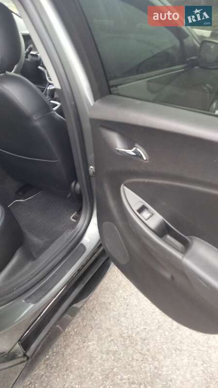 Хэтчбек Chevrolet Volt 2015 в Ровно