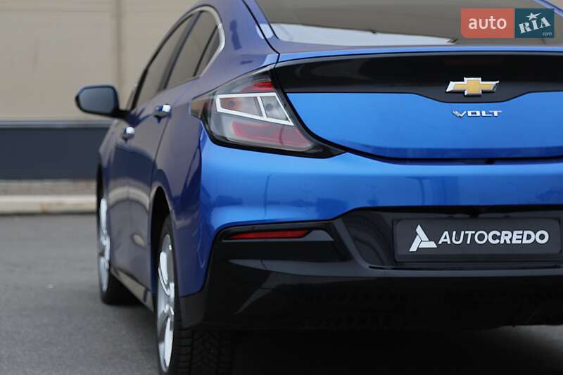 Хэтчбек Chevrolet Volt 2017 в Киеве