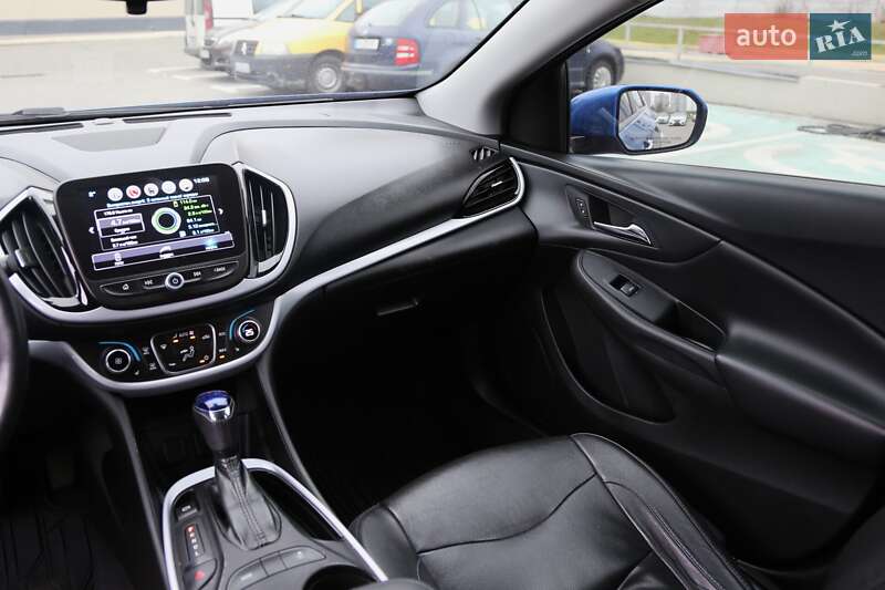 Хэтчбек Chevrolet Volt 2017 в Киеве