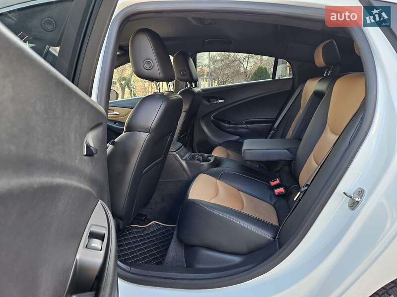 Хэтчбек Chevrolet Volt 2016 в Одессе