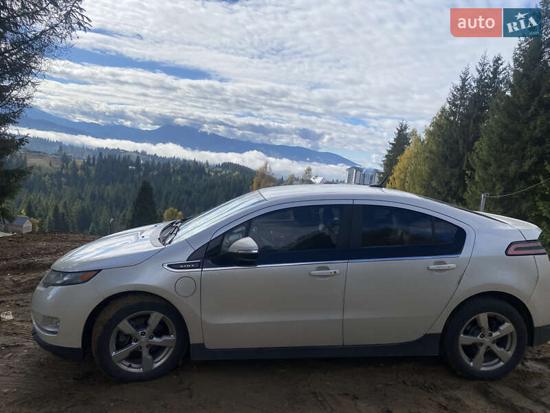 Хэтчбек Chevrolet Volt 2013 в Киеве фото 2 Хэтчбек Chevrolet Volt 2013 в Киеве