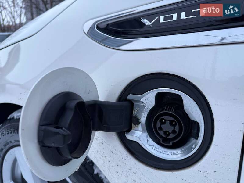 Хэтчбек Chevrolet Volt 2012 в Днепре