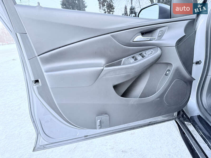 Хэтчбек Chevrolet Volt 2018 в Киеве