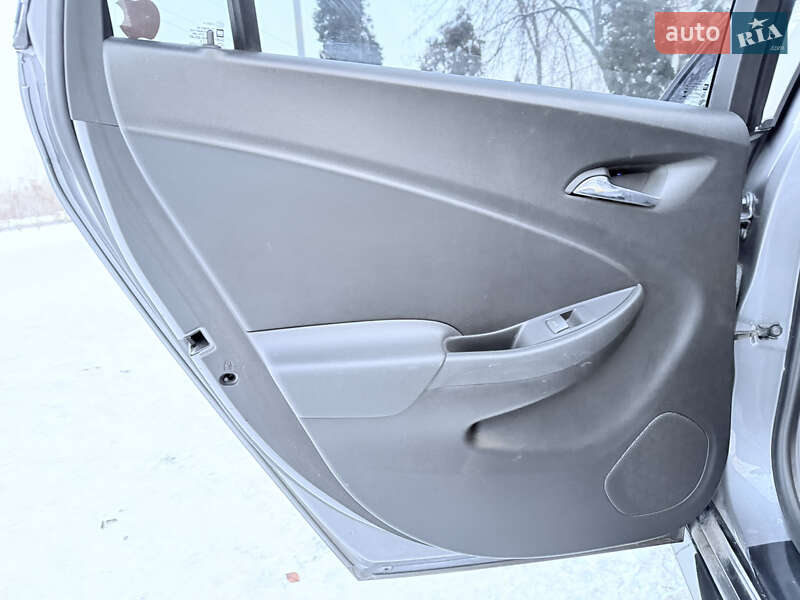 Хэтчбек Chevrolet Volt 2018 в Киеве