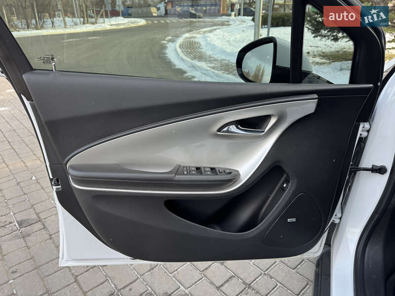 Хэтчбек Chevrolet Volt 2015 в Одессе фото 22 Хэтчбек Chevrolet Volt 2015 в Одессе