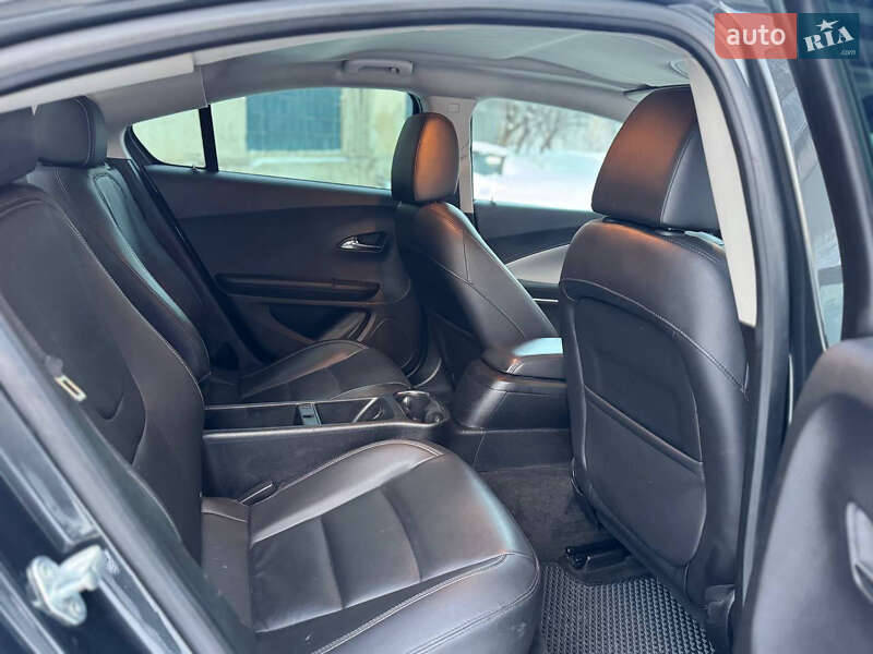 Хэтчбек Chevrolet Volt 2013 в Киеве