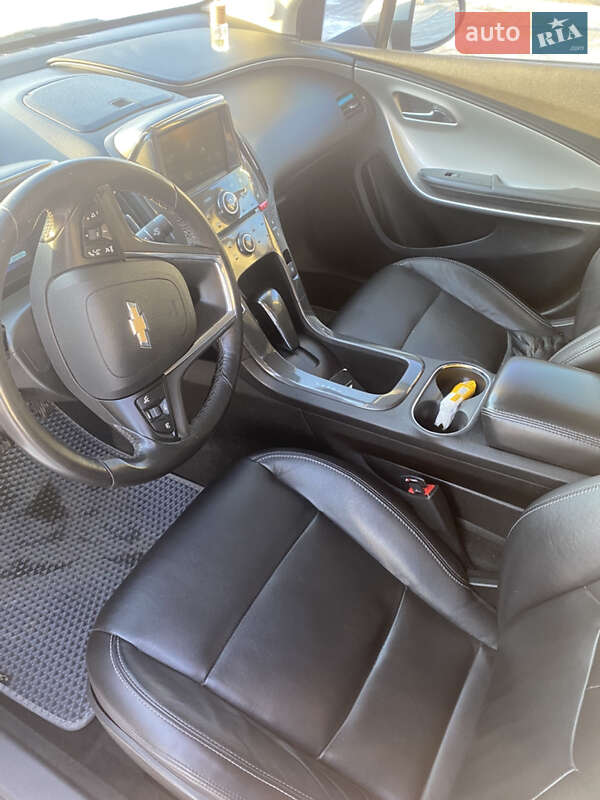 Хэтчбек Chevrolet Volt 2014 в Ромнах