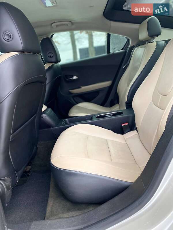 Хэтчбек Chevrolet Volt 2012 в Киеве фото 47 Хэтчбек Chevrolet Volt 2012 в Киеве