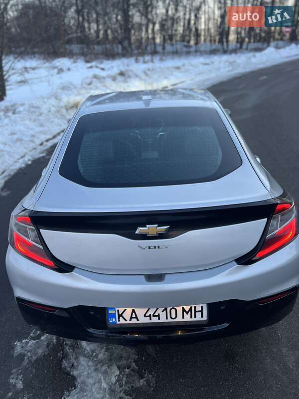 Хетчбек Chevrolet Volt 2016 в Києві