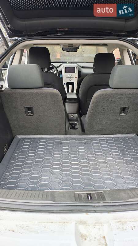 Хетчбек Chevrolet Volt 2011 в Дніпрі