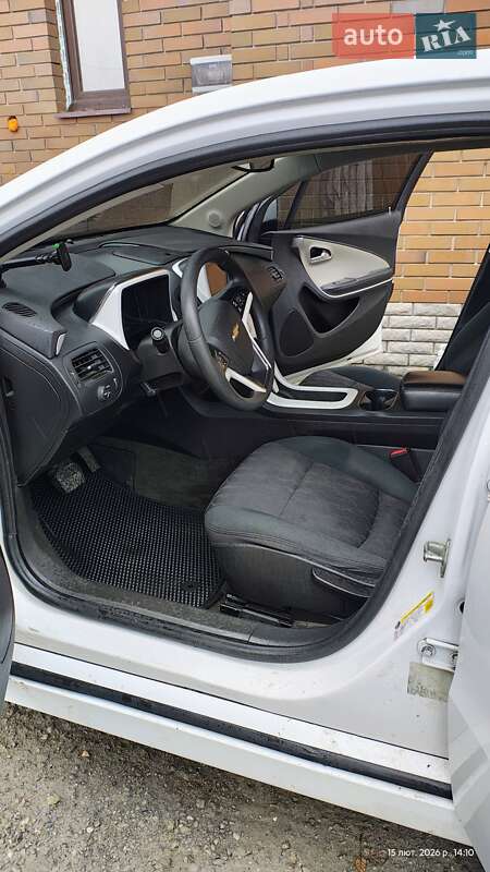 Хетчбек Chevrolet Volt 2011 в Дніпрі