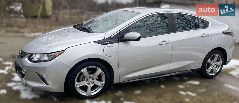 Хэтчбек Chevrolet Volt 2018 в Киеве